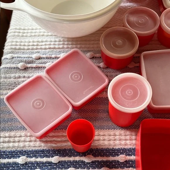 25 Pieces Vintage Tupperware Orange Red Bundle 80's to 90's Good Condition - Picture 2 of 5